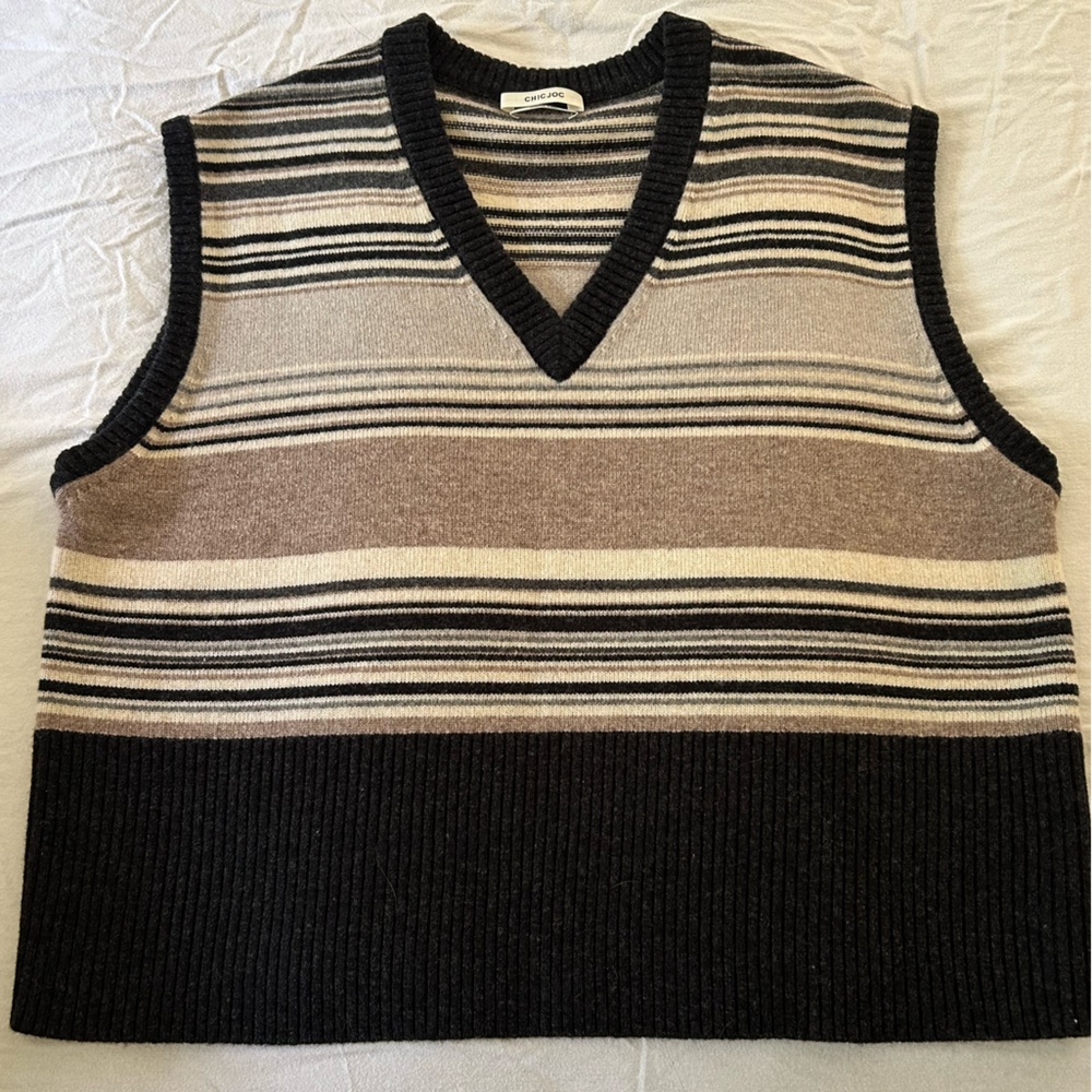 CHICJOC Striped Knit Sweater Vest Neutral Beige Black Size 38